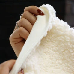CozyHomeStore -CozyHomeStore Sherpa Blanket Deetail 133